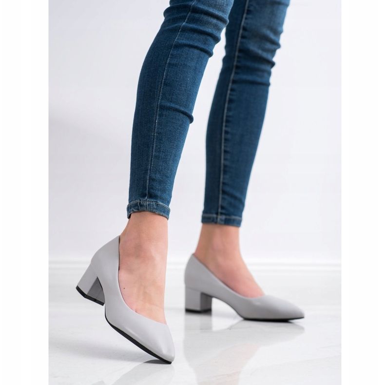 Goodin Pompes sur un pilier bas gris 1