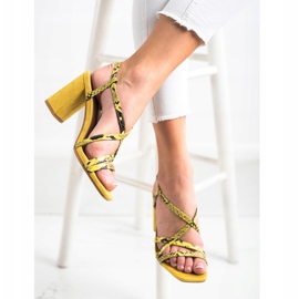 Kylie Sandales à imprimé serpent jaune 2