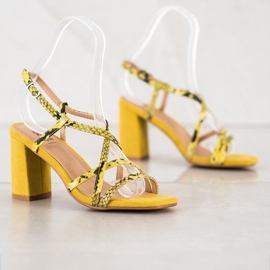 Kylie Sandales à imprimé serpent jaune 4
