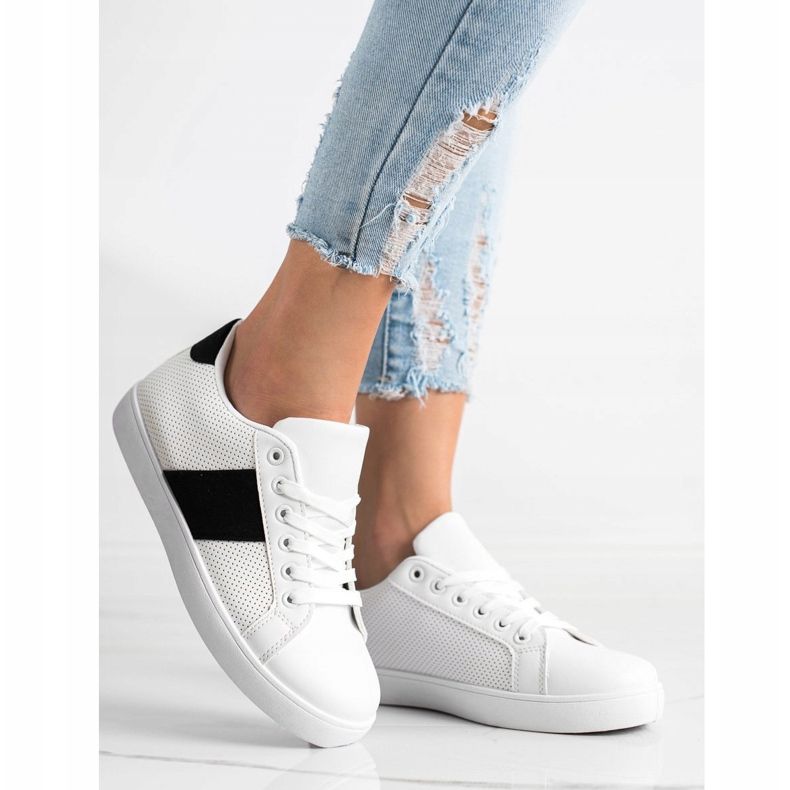 SHELOVET Baskets ajourées avec cuir écologique blanc 1