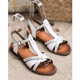 Les sandales blanches de Sergio Leone 1 Les sandales blanches de Sergio Leone 1