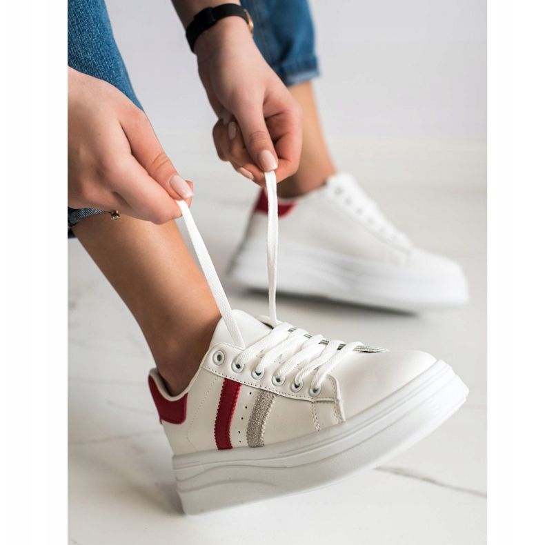 SHELOVET Baskets avec empiècements en daim blanche 2