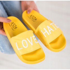 Small Swan Pantoufles en cuir écologique LOVE &amp; HATE jaune 3