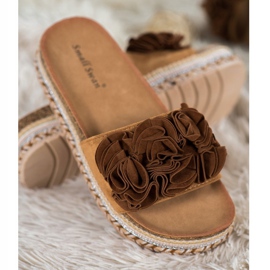 Small Swan Pantoufles En Daim Avec Ornements brun 1