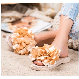 Anesia Paris Pantoufles élégantes beige 1 Anesia Paris Pantoufles élégantes beige 1