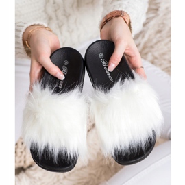 SHELOVET Pantoufles élégantes blanche 2 SHELOVET Pantoufles élégantes blanche 2