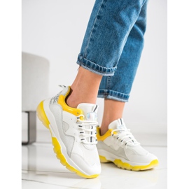 Ideal Shoes Baskets sur une plate-forme jaune blanche 2