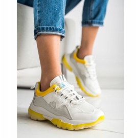 Ideal Shoes Baskets sur une plate-forme jaune blanc 1