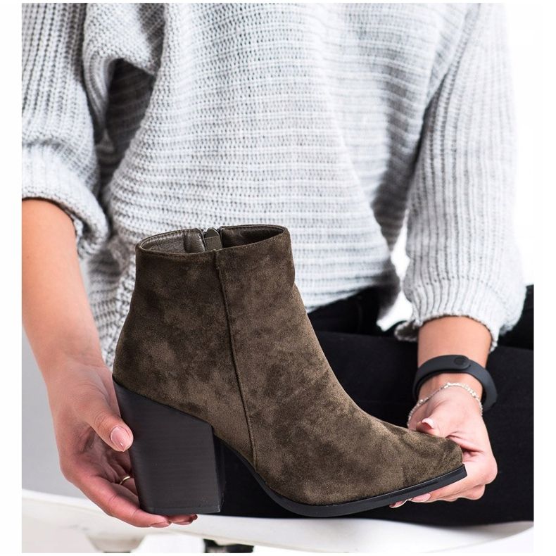 Marquiz Bottes sur un poste large vert 2