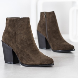 Marquiz Bottes sur un poste large vert 1