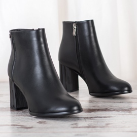 Filippo Bottes classiques sur un poteau le noir 3