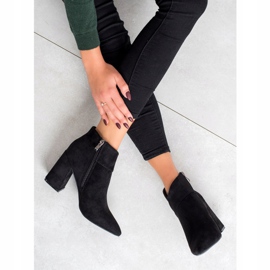 Goodin Bottines en daim sur un bar le noir 1