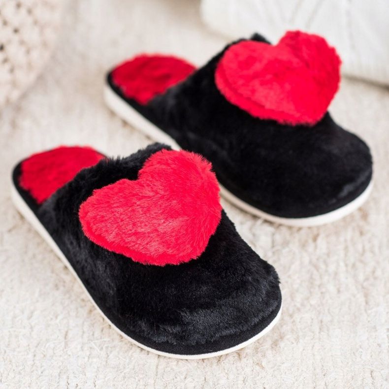 Bona Pantoufles Avec Un Coeur noir rouge 1