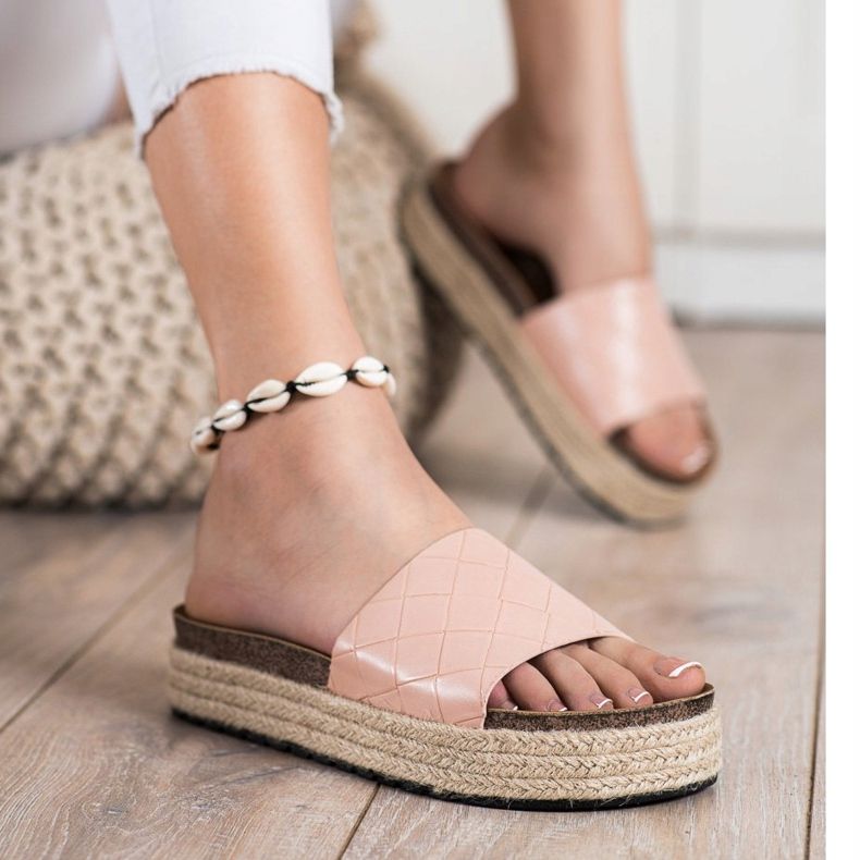 SHELOVET Pantoufles Sur La Plateforme rose 1 SHELOVET Pantoufles Sur La Plateforme rose 1