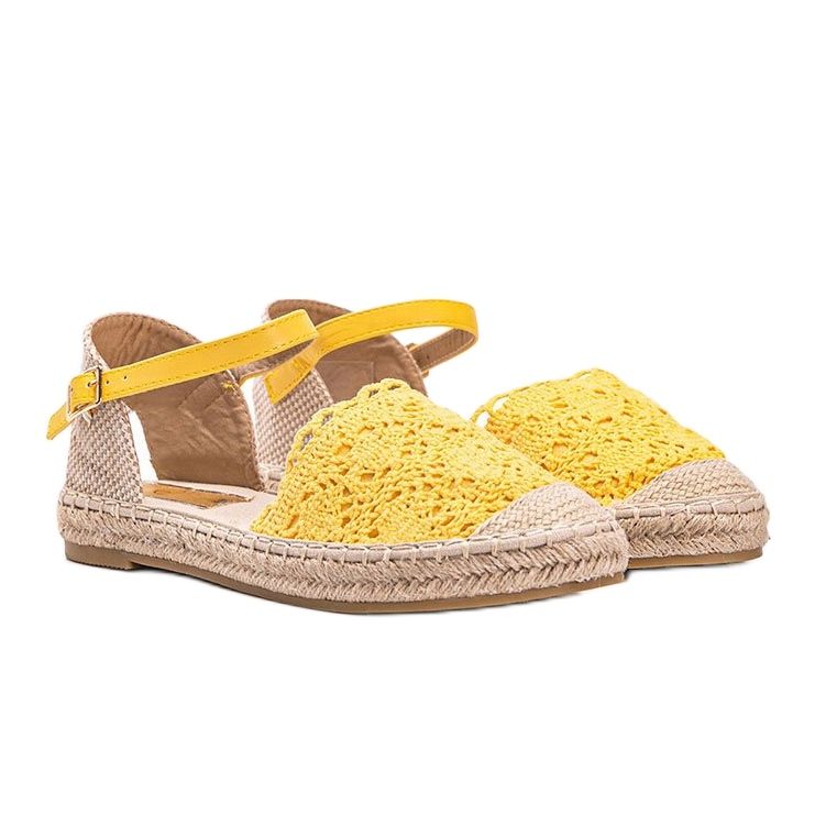 Espadrilles jaunes avec dentelle bébé 1