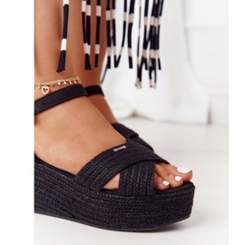 Sandales noires sur un coin avec une tresse Big Star FF274762 le noir 1