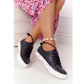EVE Baskets En Cuir Ajouré Avec Fleurs Noir Printemps 9SP35-1002 le noir 2