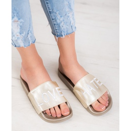 Small Swan Pantoufles en cuir écologique LOVE & HATE d'or 1 Small Swan Pantoufles en cuir écologique LOVE & HATE d'or 1