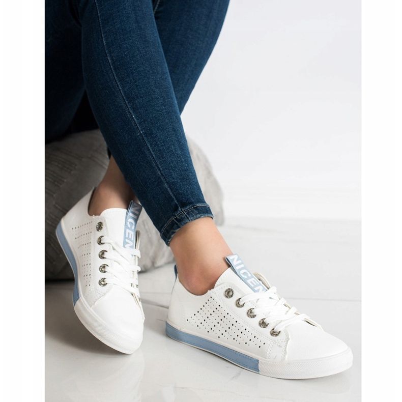 Bella Paris Baskets avec cuir écologique blanche 1 Bella Paris Baskets avec cuir écologique blanche 1