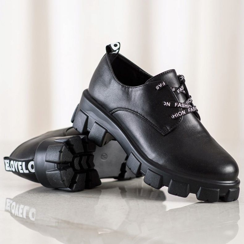 SHELOVET Chaussure noire sur la plate-forme 1