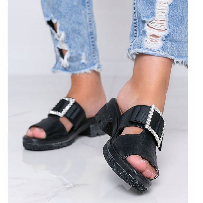Chaussons brillants noirs avec boucle Lizzy 1