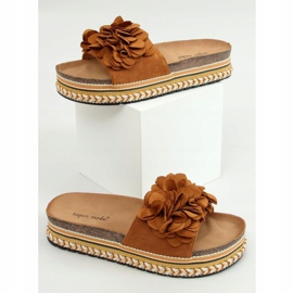 Chaussons à fleurs camel 9602 Camel brun 1