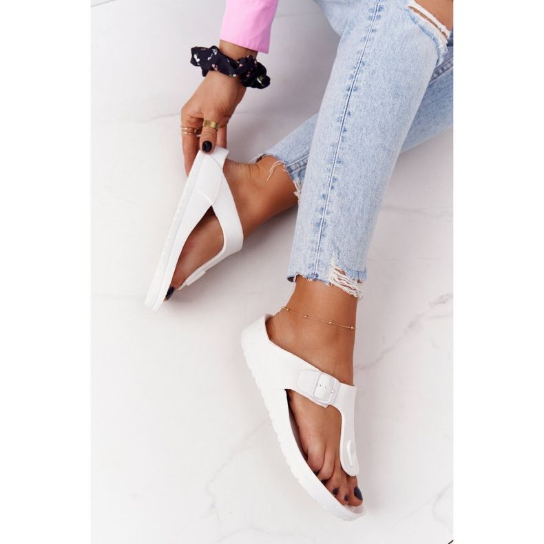 NEWS Tongs Caoutchouc Femme Blanc Alma 1