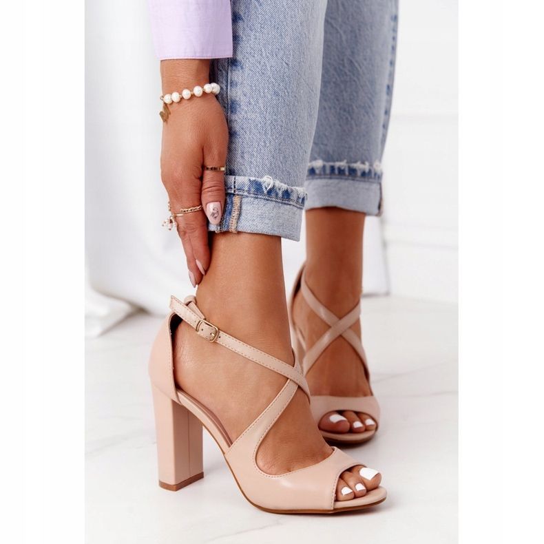 PG1 Élégantes sandales nues Jemma sur un bar beige rose 2