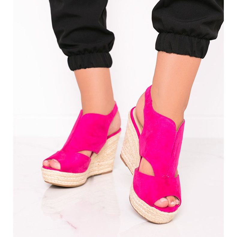 Espadrilles roses sur le coin Pretty Woman rouge 1