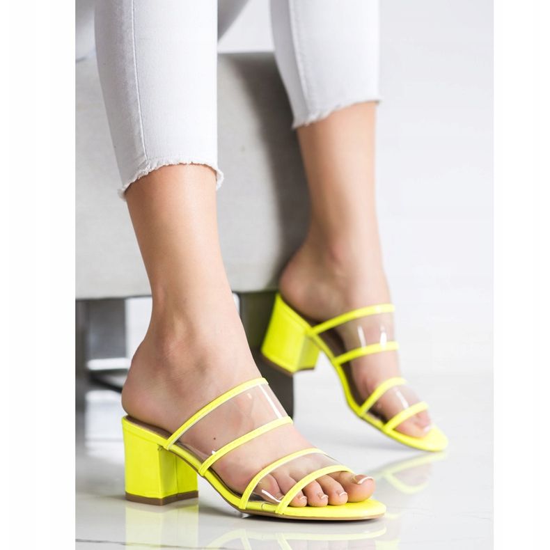 Small Swan Pantoufles Avec Bandes Transparentes jaune 2