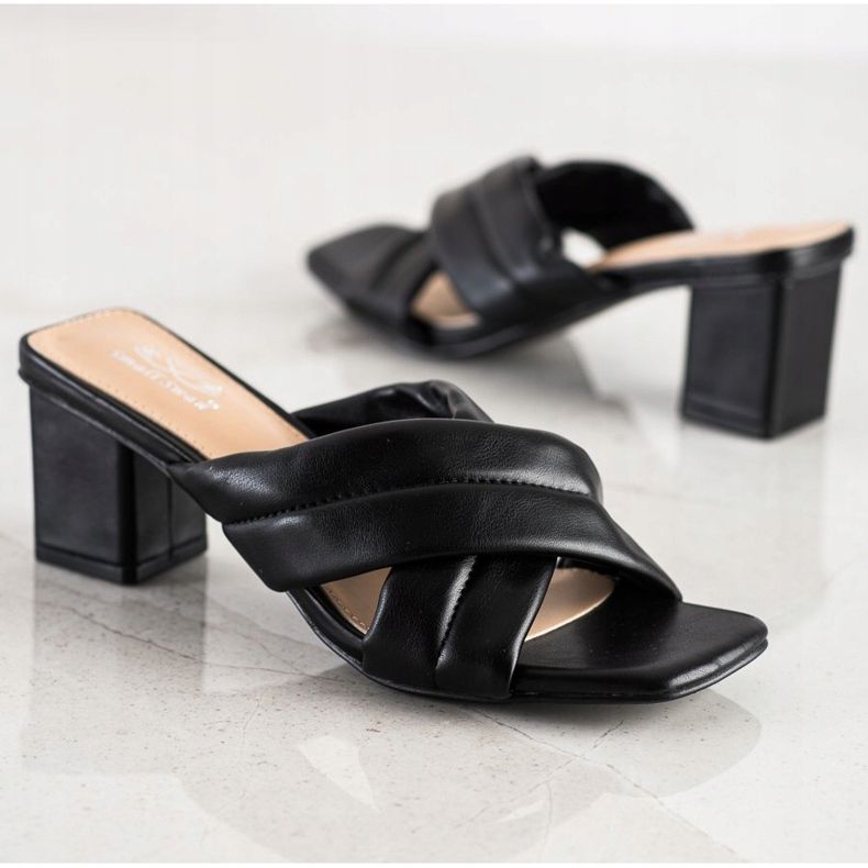 Small Swan Pantoufles élégantes en cuir écologique le noir 1 Small Swan Pantoufles élégantes en cuir écologique le noir 1