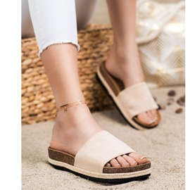 SHELOVET Pantoufles En Daim Sur La Plateforme beige 3