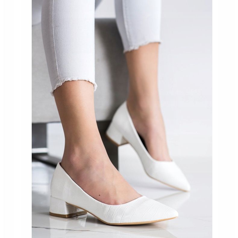 Sweet Shoes Escarpins classiques à talons bas blanc 2