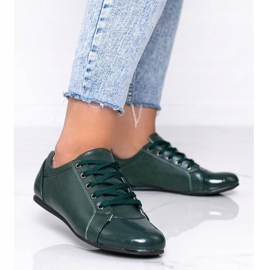 Chaussures vertes à bout vernis de Parady 1