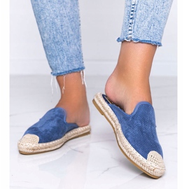 Tongs bleues avec un front de Kinshasa construit 1
