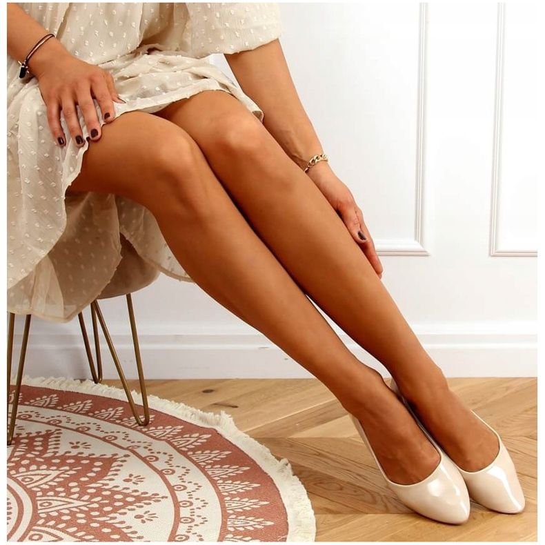 Ballerines laquées beige lisse CC201 Beige 1 Ballerines laquées beige lisse CC201 Beige 1