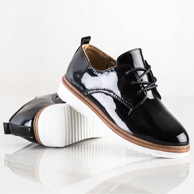 SHELOVET Chaussures noires laquées le noir 1