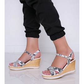 Sandales compensées blanches au motif peau de serpent Peekaboo 1