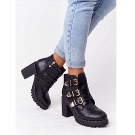 Bottes Sur Un Poteau Avec Boucles Lu Boo Noir 1