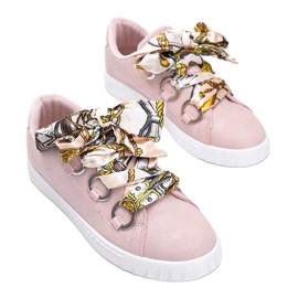 Baskets roses avec une reliure Kisionis en satin 1