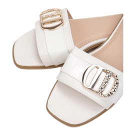 Vices Etaux 12C-71-blanc 1