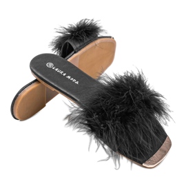 Chaussons noirs à plumes de vampi le noir 1