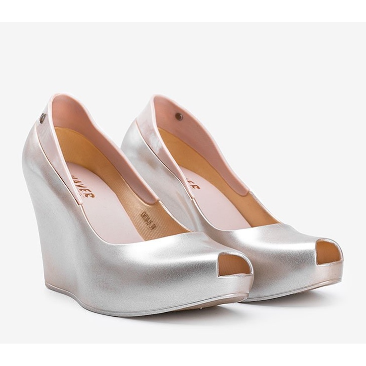 Golden Meliski sur le coin de Dina doré 1