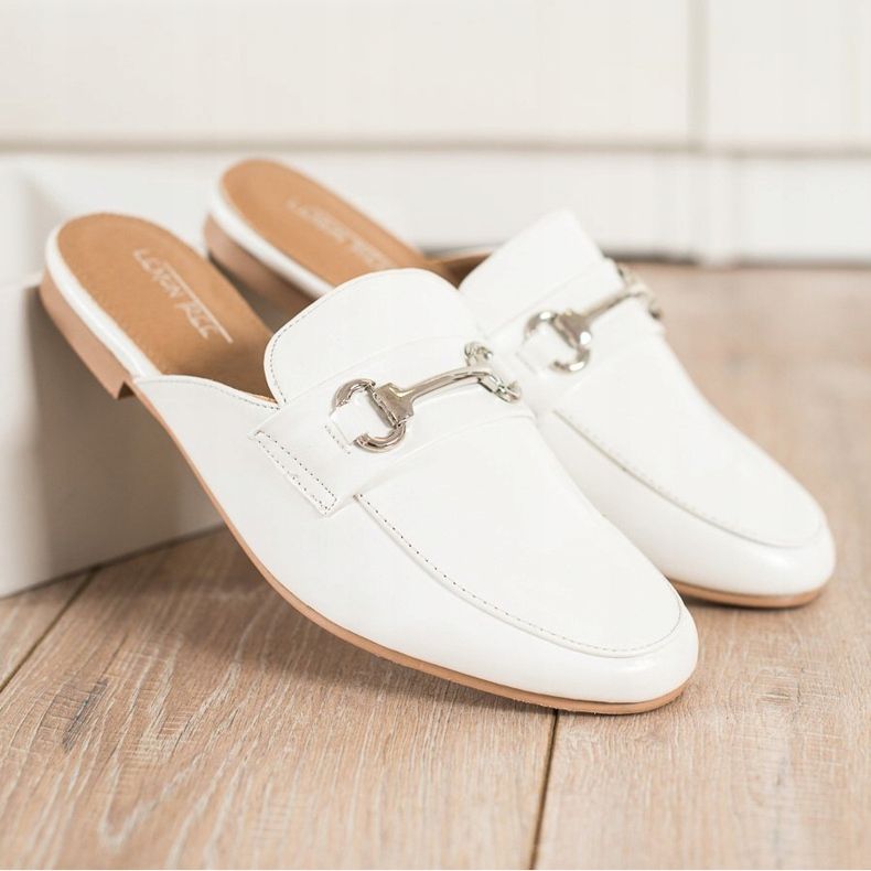 SHELOVET Pantoufles élégantes avec ornement blanc 2