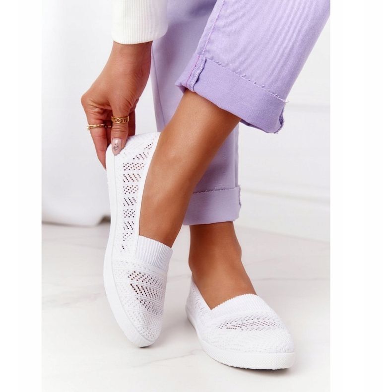 Baskets Chillout blanches à enfiler ajourées 2