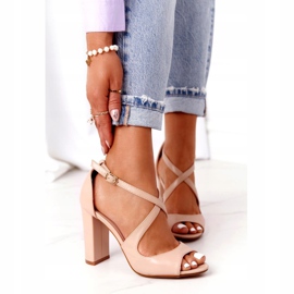 PG1 Élégantes sandales nues Jemma sur un bar beige 1 PG1 Élégantes sandales nues Jemma sur un bar beige 1