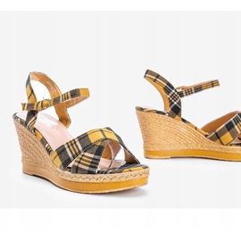 Sandales compensées moutarde à carreaux de You Bebe multicolore jaune 2