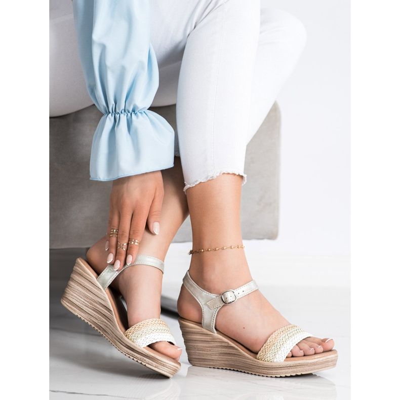 Sea Elves Sandales compensées décontractées beige blanche argent 1