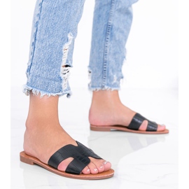 Chaussons en cuir noir motif crocodile phoenix 1