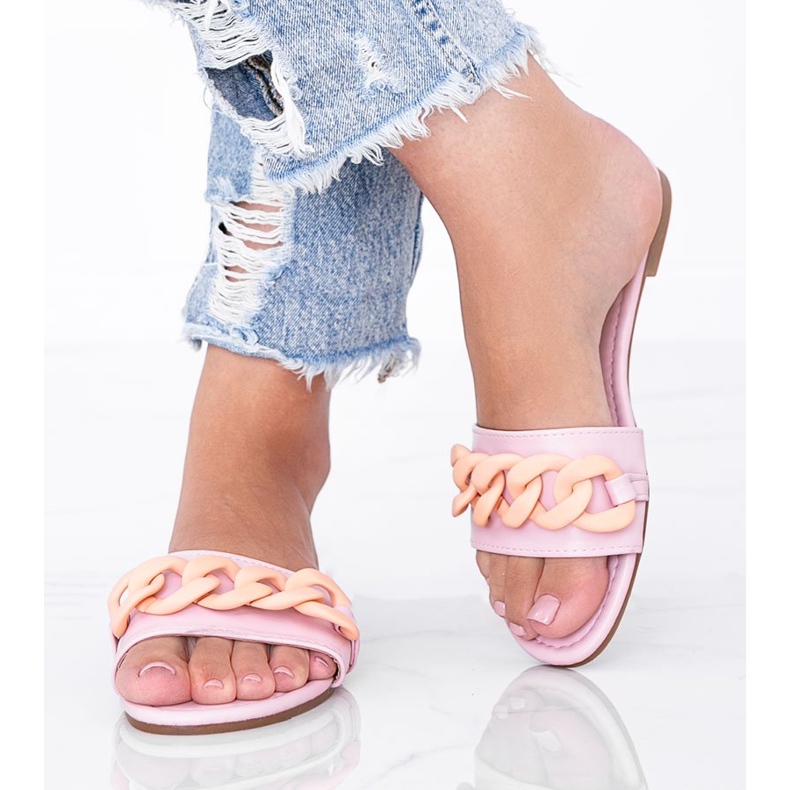 Chaussons roses avec une chaîne Colorado 1 Chaussons roses avec une chaîne Colorado 1